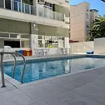 Precioso apartamento con terraza y piscina